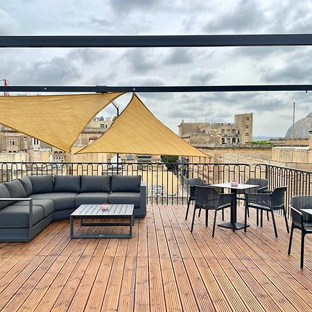 Florette Suite Designer Finish With Stunning Lounge Terrace By Arcobnb Il-Furjana Extérieur photo