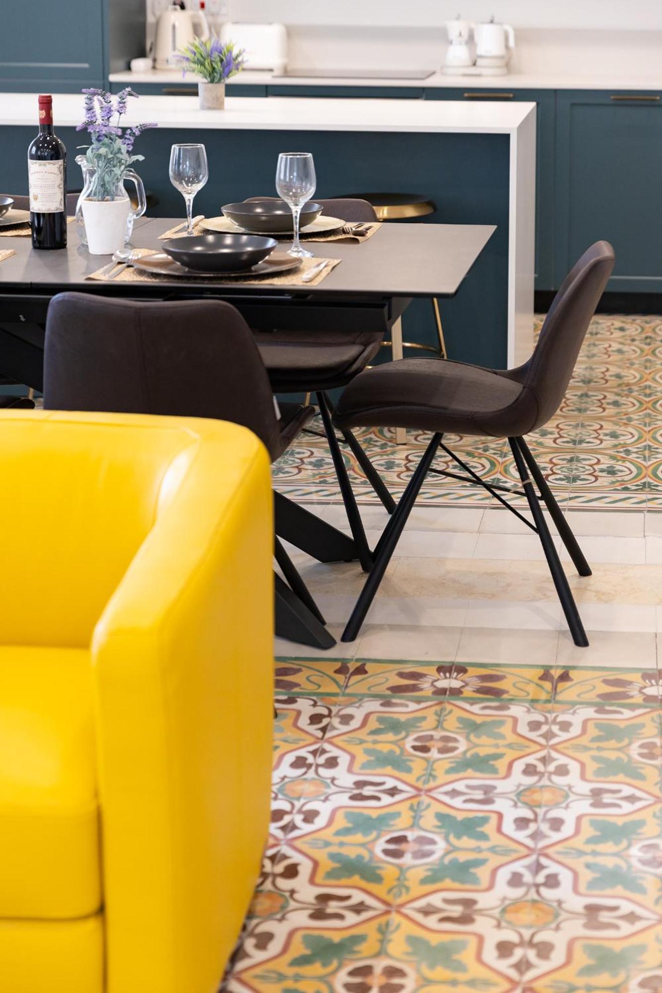 Florette Suite Designer Finish With Stunning Lounge Terrace By Arcobnb Il-Furjana Extérieur photo