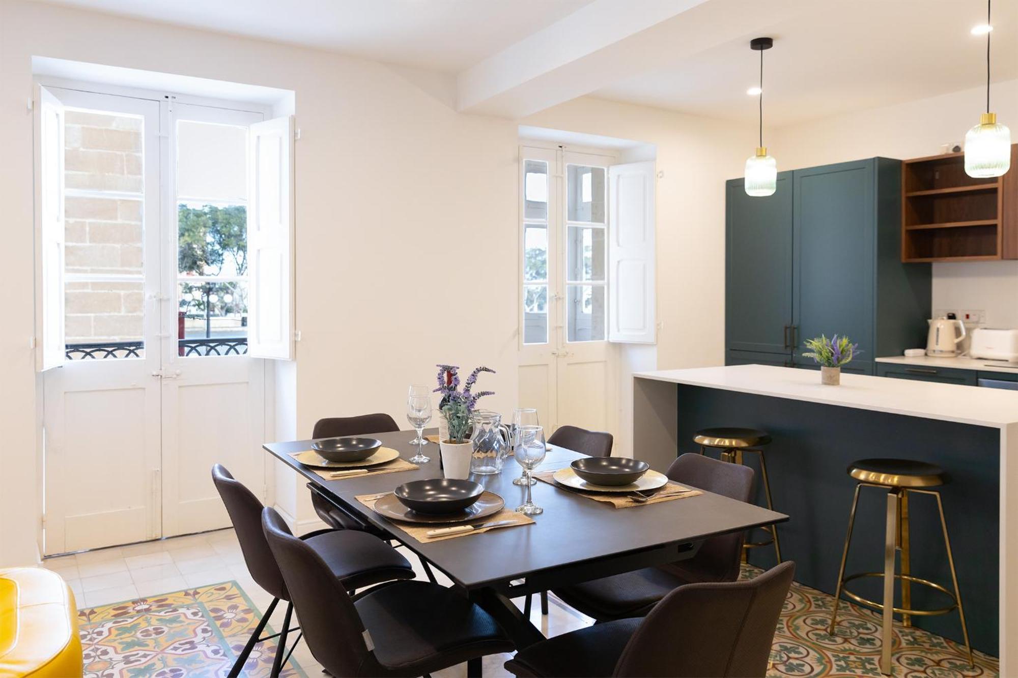 Florette Suite Designer Finish With Stunning Lounge Terrace By Arcobnb Il-Furjana Extérieur photo