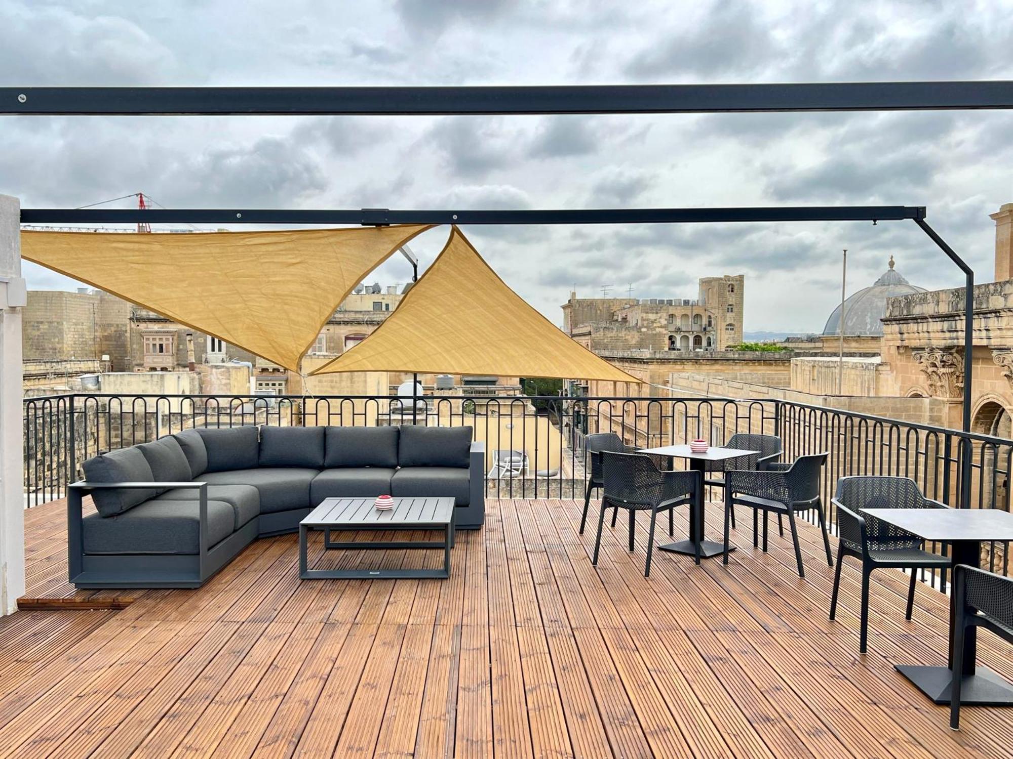 Florette Suite Designer Finish With Stunning Lounge Terrace By Arcobnb Il-Furjana Extérieur photo