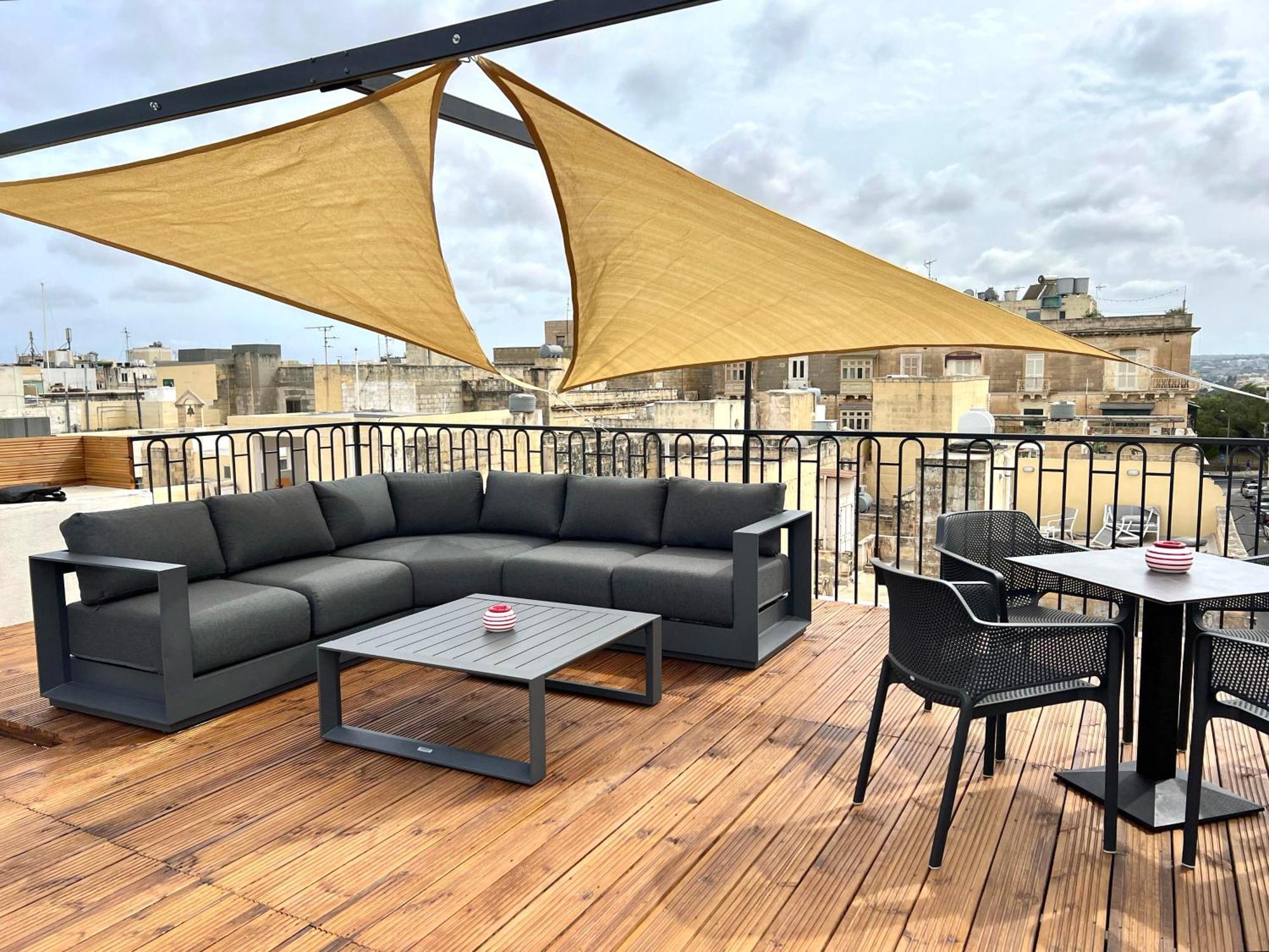 Florette Suite Designer Finish With Stunning Lounge Terrace By Arcobnb Il-Furjana Extérieur photo